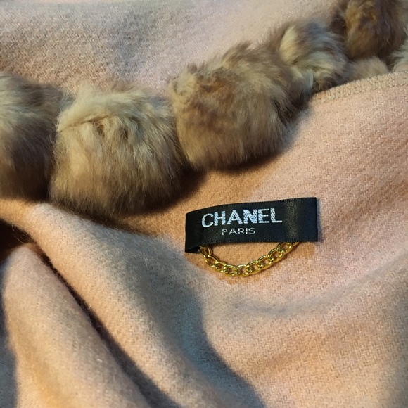 Meet Your Stylist, Lisa - Picture 2 of 12